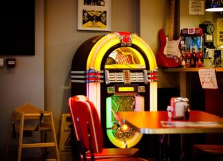 Czy ubierać coś pod pajacyk?