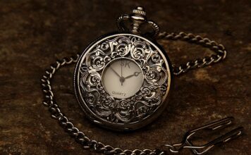 Czy srebrny zegarek pasuje do złotej biżuterii? Czy srebrny zegarek pasuje do złotej biżuterii?